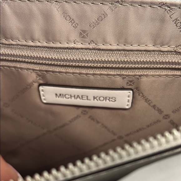 Michael Kors | “Maple” Optic White Large Leather Satchel w/Small Studs 🤍 - Picture 11 of 14